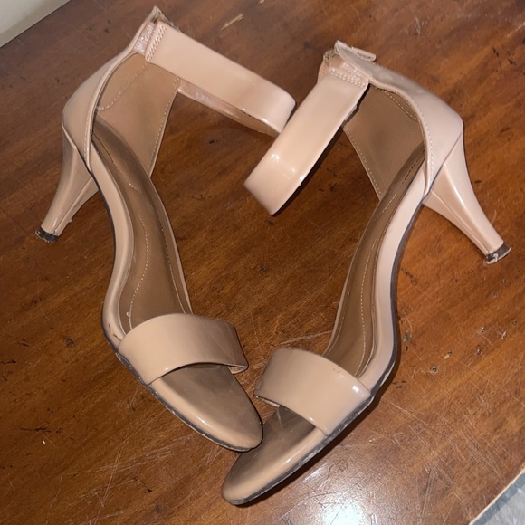 Nude Heels size 7.5 - Picture 3 of 4